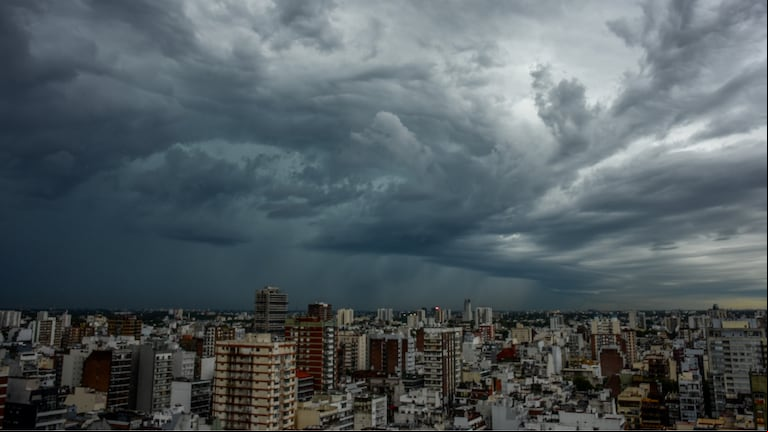 A qué hora puede llover este viernes 13 de junio en Buenos Aires, según el Servicio Meteorológico Nacional (Foto: Adobe Stock).