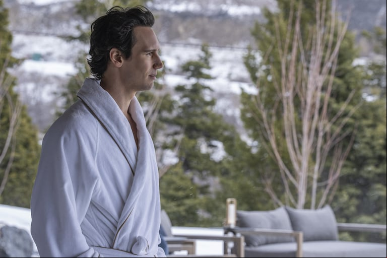 Cory Michael Smith interpreta al hombre más rico del mundo, algo así como Elon Musk, en el debut de Jesse Armstrong en el largometraje. (Foto: gentileza Max)