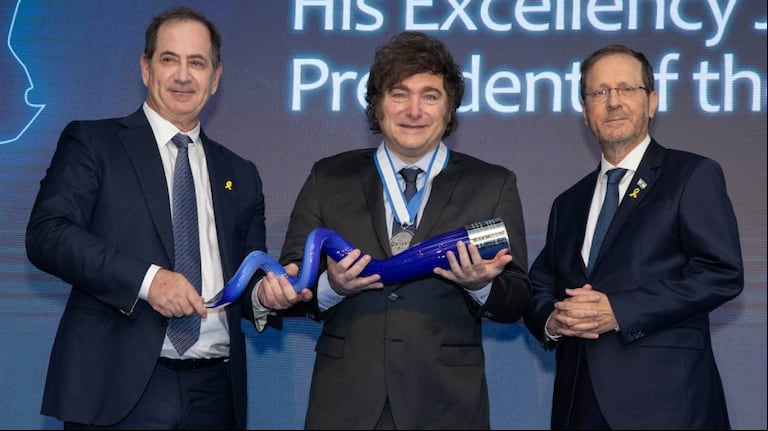 El presidente Javier Milei recibió el galardón Génesis, conocido como el “Premio Nobel Judío”, por su apoyo a Israel y a las víctimas del terrorismo. (Foto: X @TheGenesisPrize)