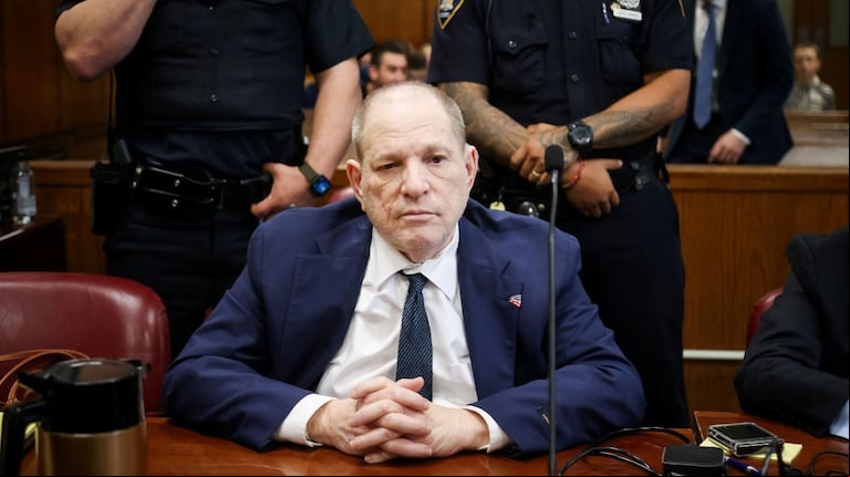 Harvey Weinstein fue declarado culpable de agresión sexual tras un nuevo juicio en Nueva York (Foto: Michael Nagle/ REUTERS)