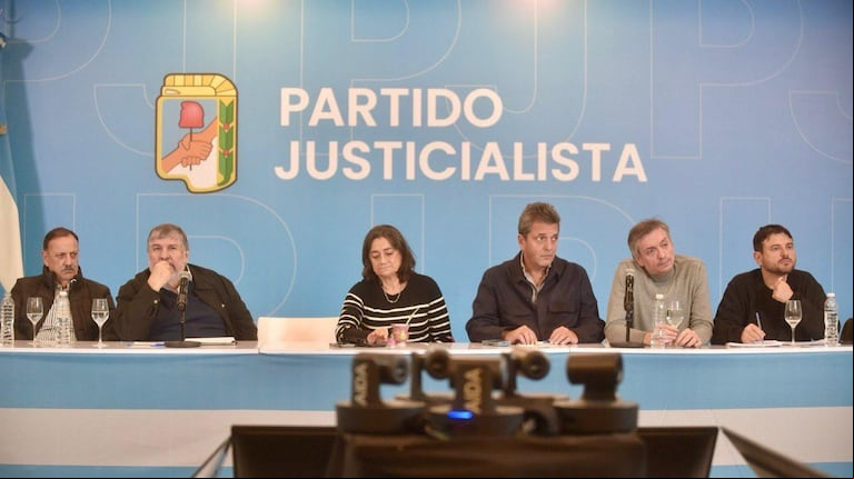 Sin la presencia de la expresidenta, el PJ se reunió tras la condena a Cristina Kirchner con la participación de la CGT y sus principales dirigentes (Foto: PJ).