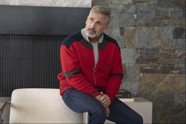 Steve Carrell: su personaje en la ficción es una suerte de mentor de los billonarios más jóvenes. (Foto: gentileza Max).