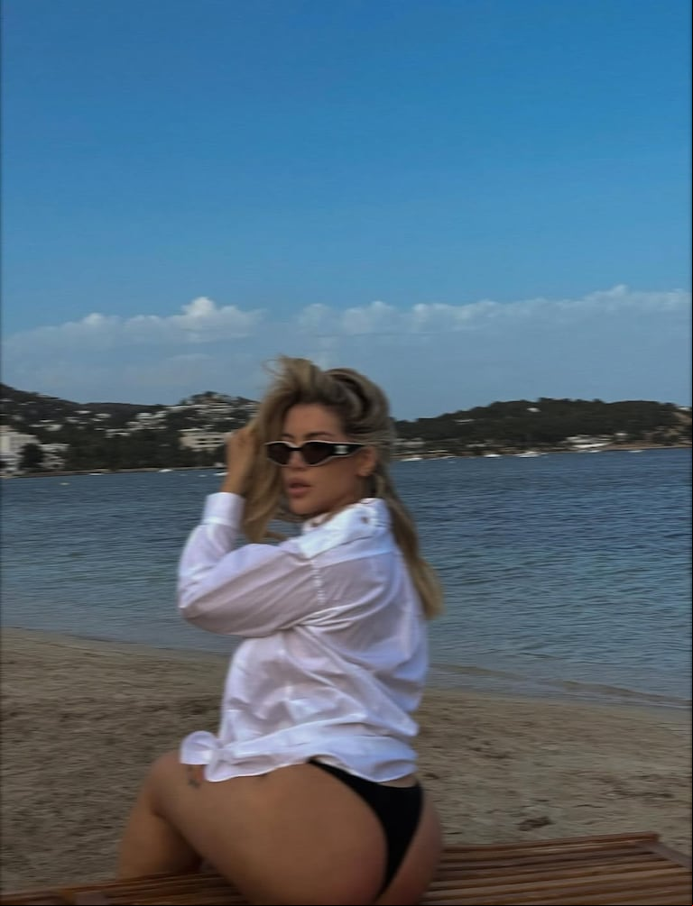 Wanda Nara en microbikini mixta. (Foto: Instagram/@wanda_nara).